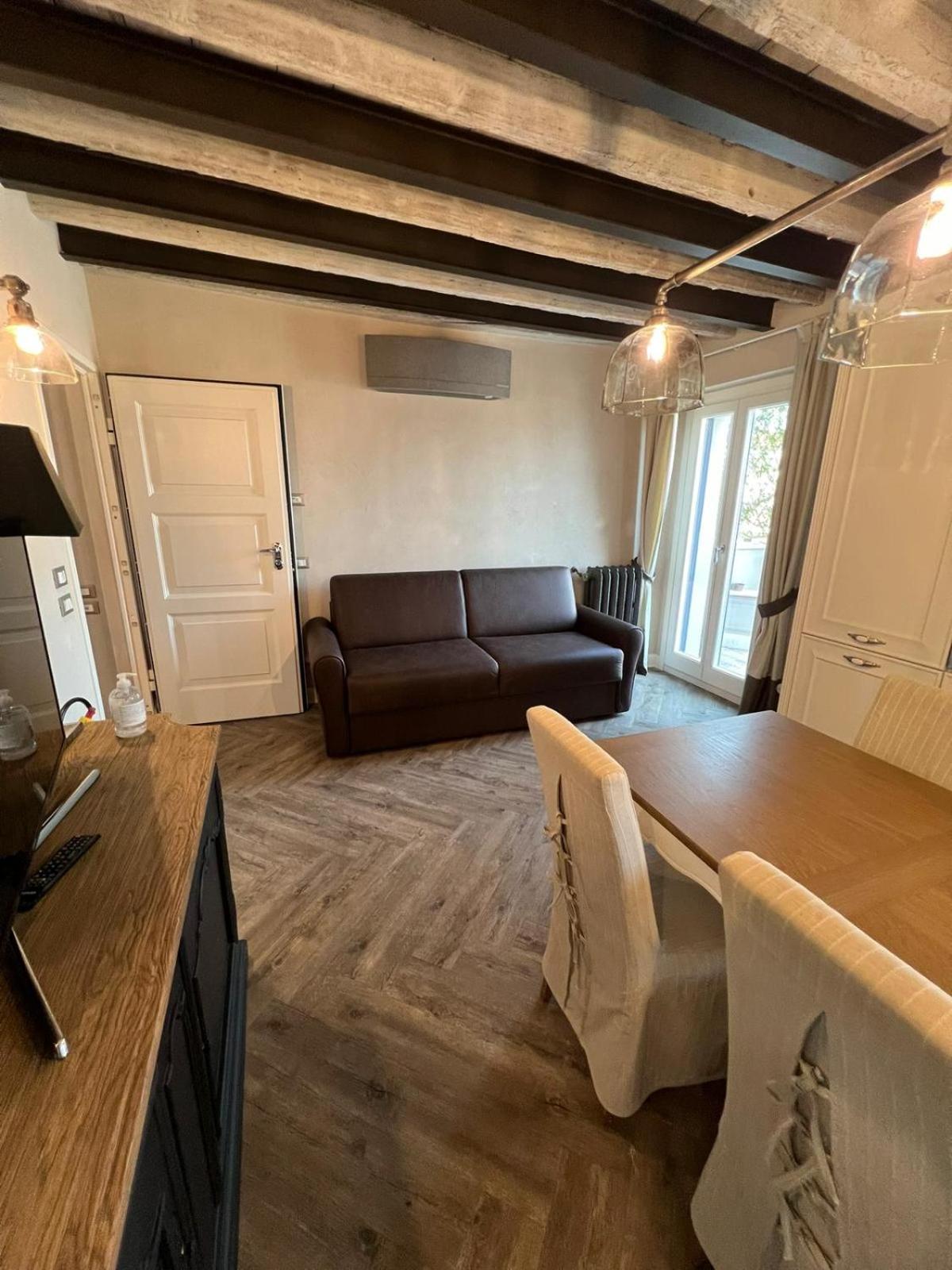 La Vite 2.0 Apartments デセンツァーノ・デル・ガルダ エクステリア 写真
