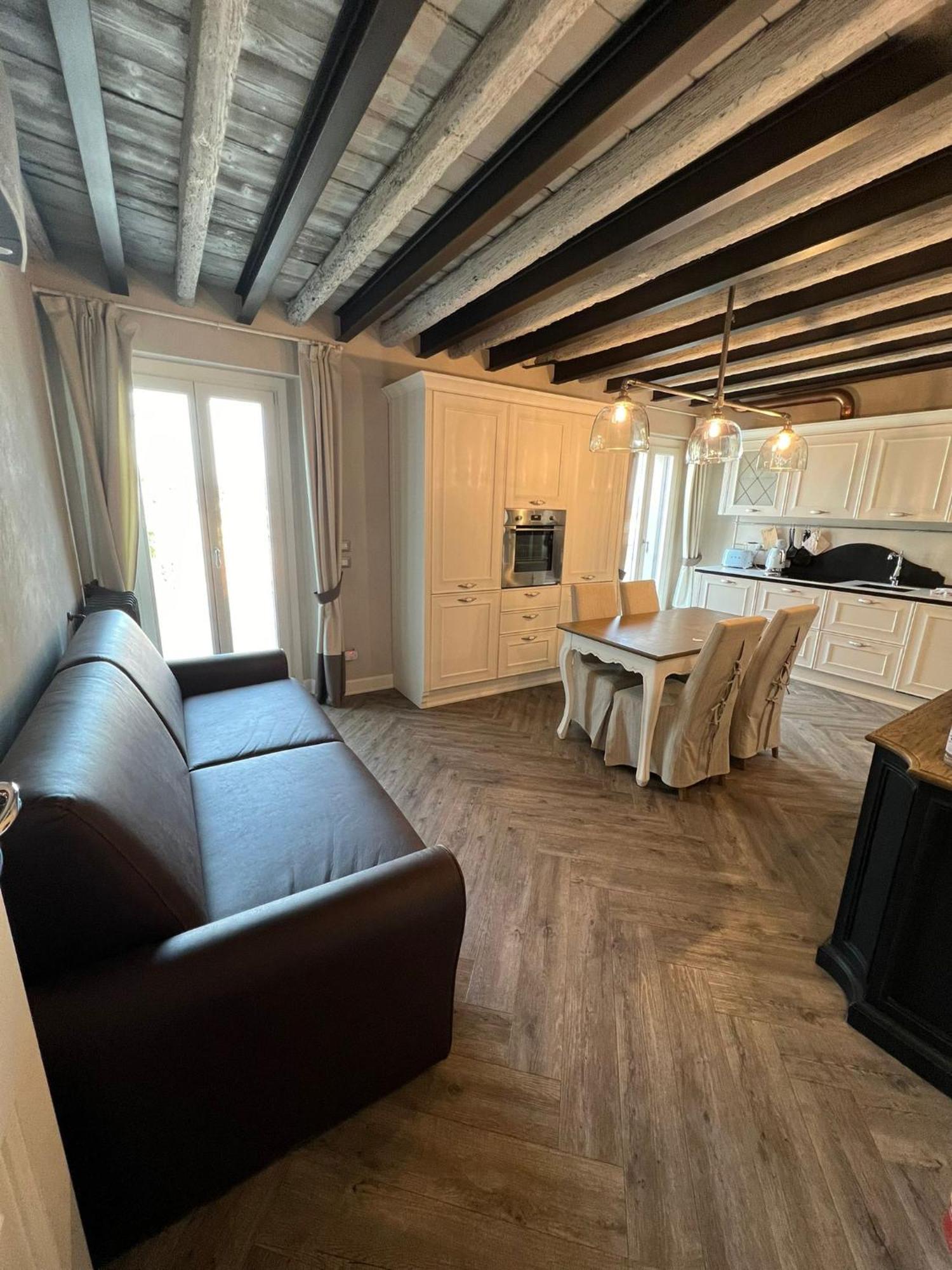La Vite 2.0 Apartments デセンツァーノ・デル・ガルダ エクステリア 写真